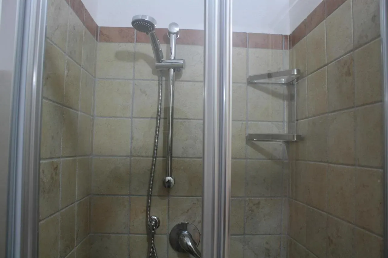 Luigi Apartments&Rooms 普拉 3*,
